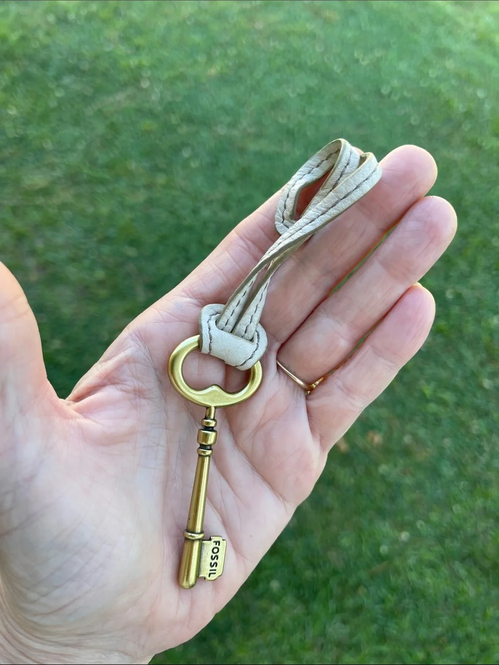 Fossil Brass Key Replacement Strap Key Charm Purse Keychain Fob Hangtag Offwhite